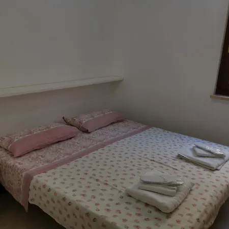 Bed & Breakfast Le Del Rosa Virginia By Salentoville *