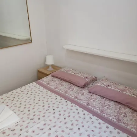 Le Del Rosa Virginia By Salentoville Bed & Breakfast